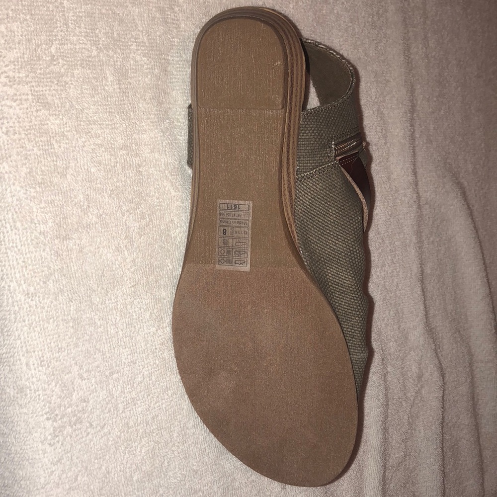 NWOT Blowfish badey flat sandal - Picture 3 of 4